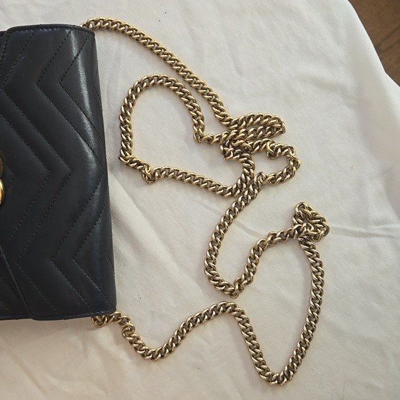 *Authentic* GG Gucci Marmont wallet on chain - Picture 9 of 14